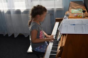 Lekcje gry na fortepianie Szkoła Muzyczna Effect Września 17